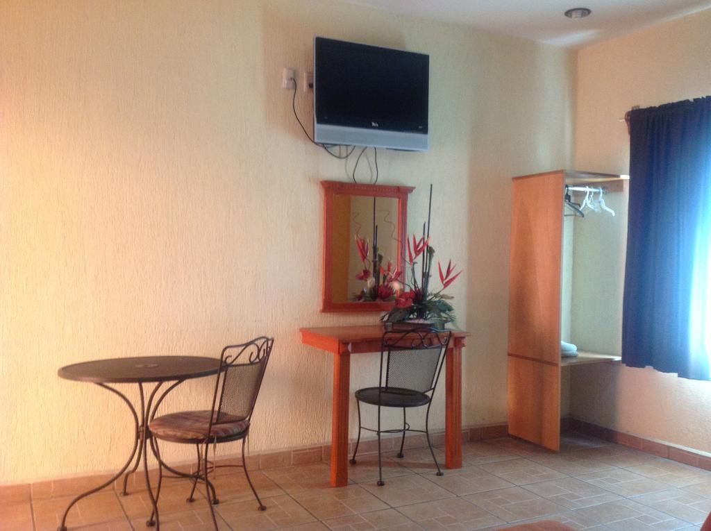 Hotel Genoves San Juan de los Lagos Habitación foto